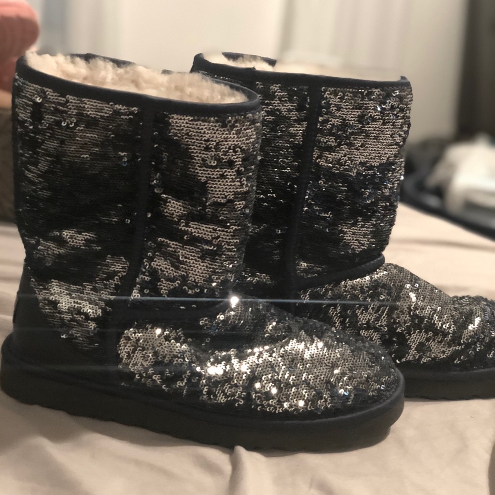 Blue/Silver Flip Sequin UGGs✨
